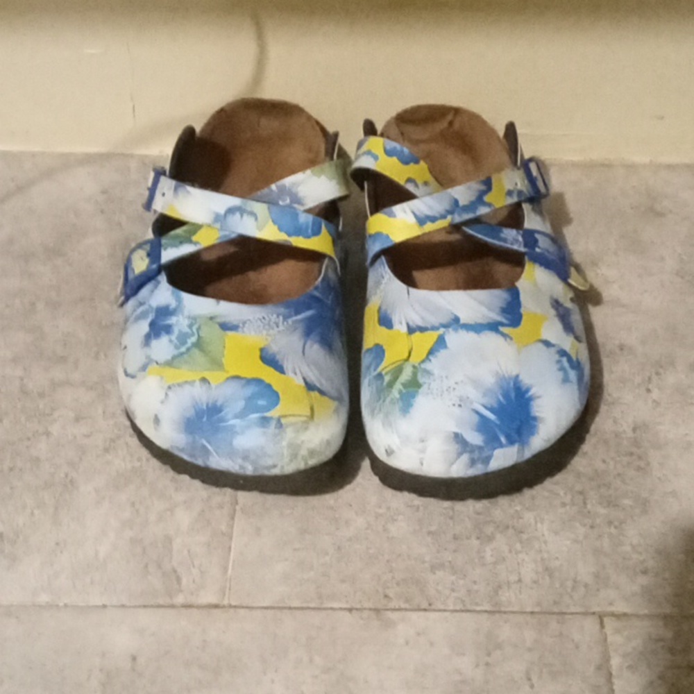 BIRKIS sandalia size L8  M 6